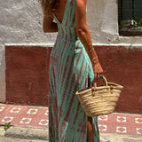 Bianca – Haljina s Dubokim Izrezom i Odvažnim Dizajnom