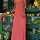 Bianca – Haljina s Dubokim Izrezom i Odvažnim Dizajnom