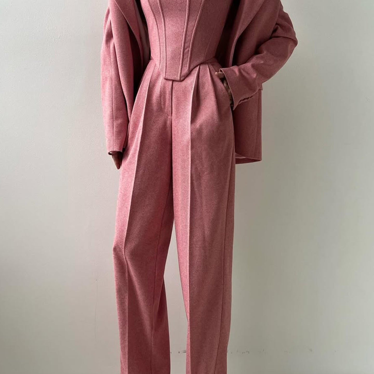 Elegancija - Tri dijela kompleta s kaputom