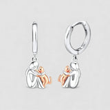 Naušnice s Mačkama u Zagrljaju s Okruglim Zatvaranjem