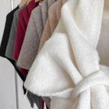 Aurora™ – Mekani i Elegantni Jesenski Cape