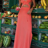 Bianca – Haljina s Dubokim Izrezom i Odvažnim Dizajnom